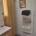 Studio Beauvais Avec Terrasse Privative Calme & Tout Confort Δωμάτια σε οικογενειακή κατοικία *