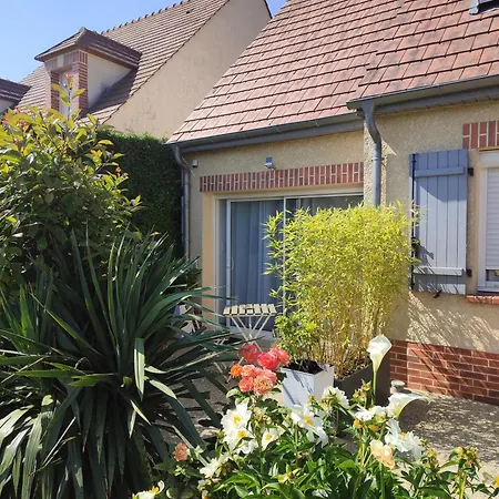 Studio Beauvais Avec Terrasse Privative Calme & Tout Confort Δωμάτια σε οικογενειακή κατοικία