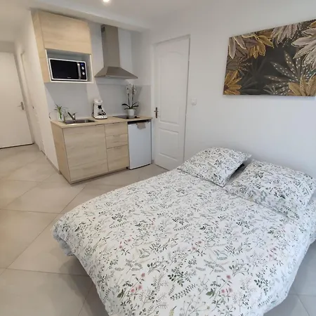 Studio Beauvais Avec Terrasse Privative Calme & Tout Confort Μποβέ