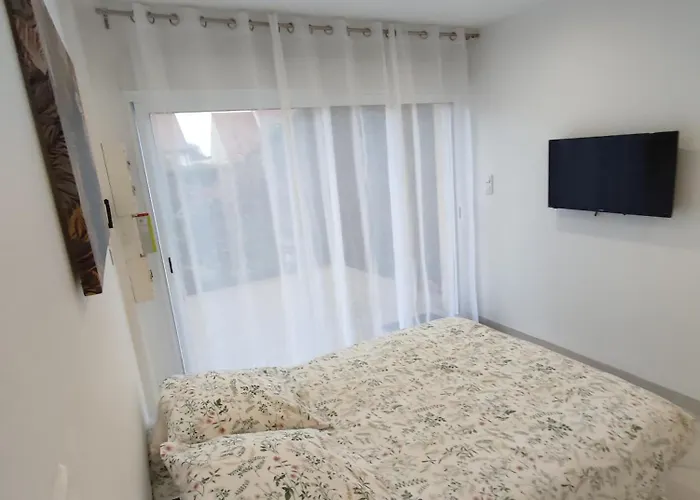 Studio Beauvais 홈스테이 *